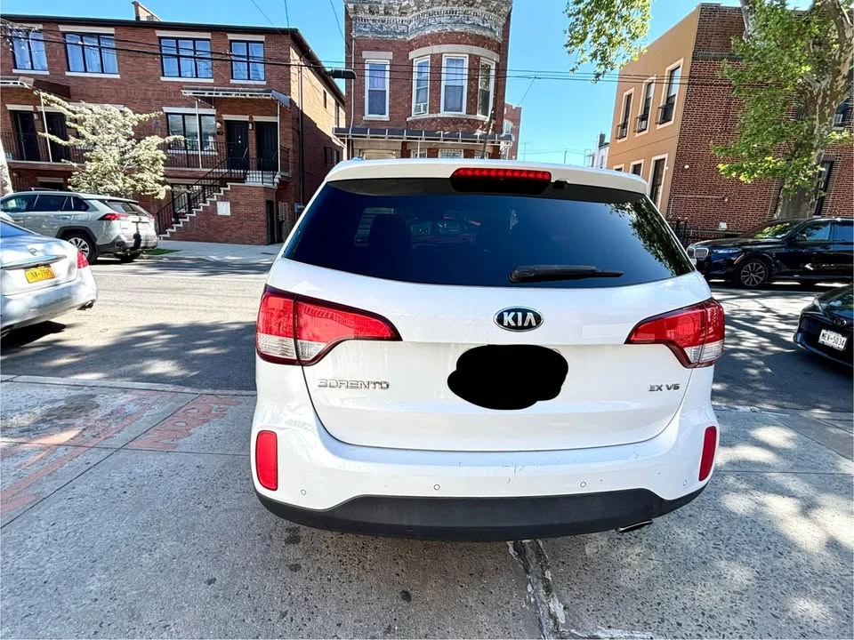 2015 Kia Sorento - Image 2 of 13