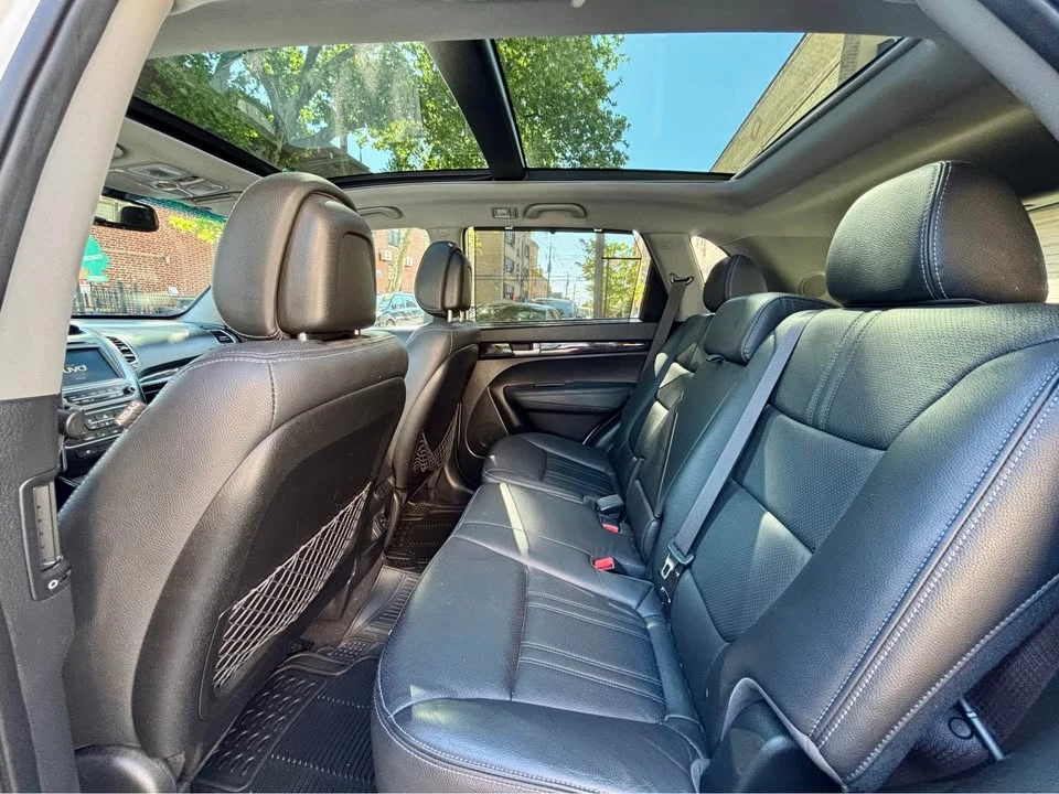 2015 Kia Sorento - Image 9 of 13