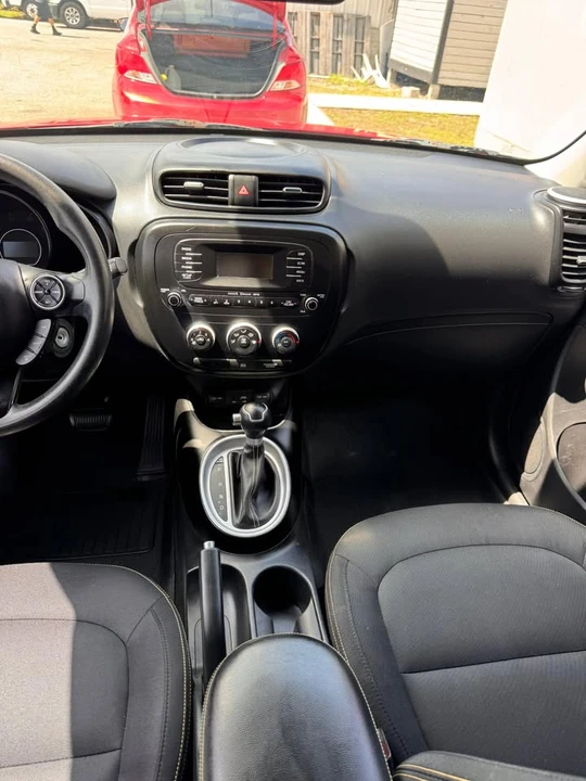 2015 Kia Soul - Image 6 of 8