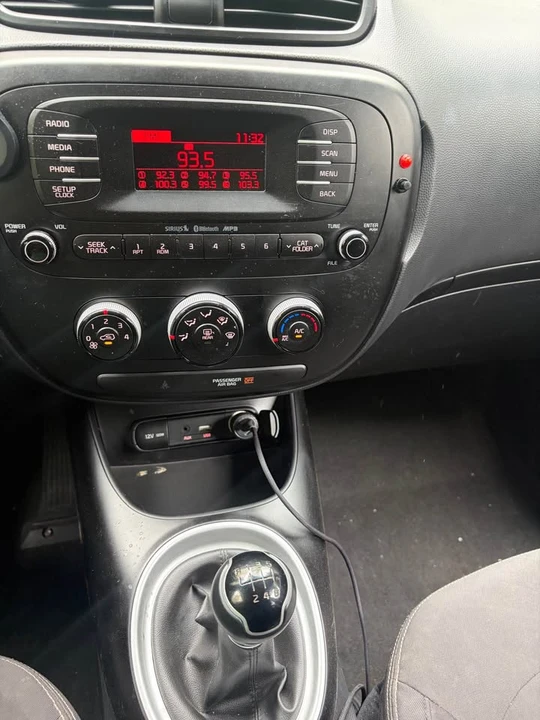 2015 Kia Soul - Image 11 of 14