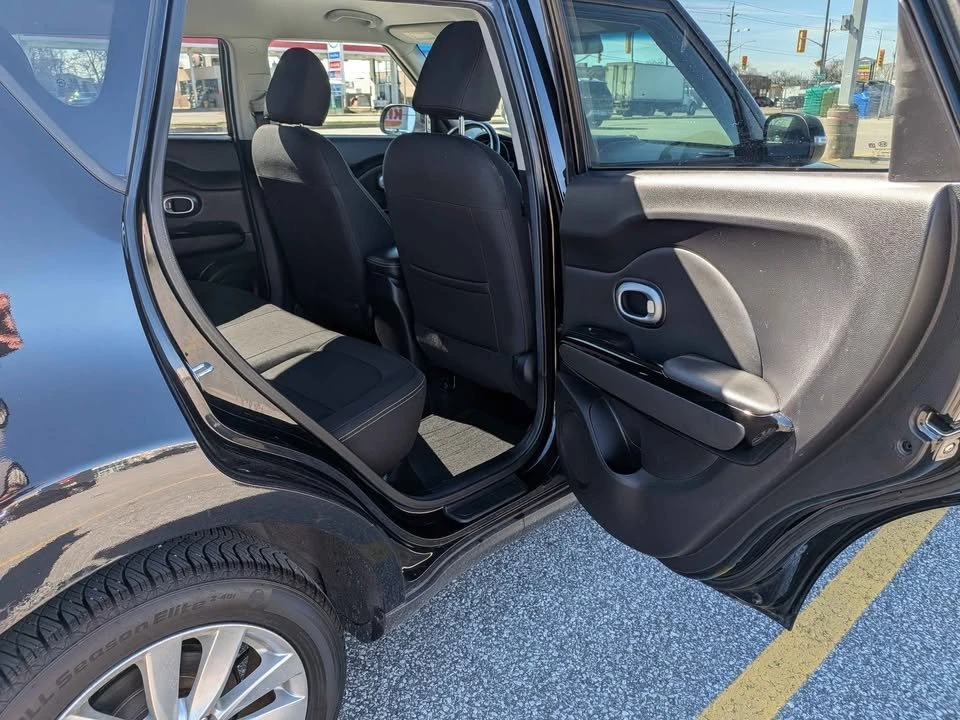 2015 Kia Soul - Image 10 of 19