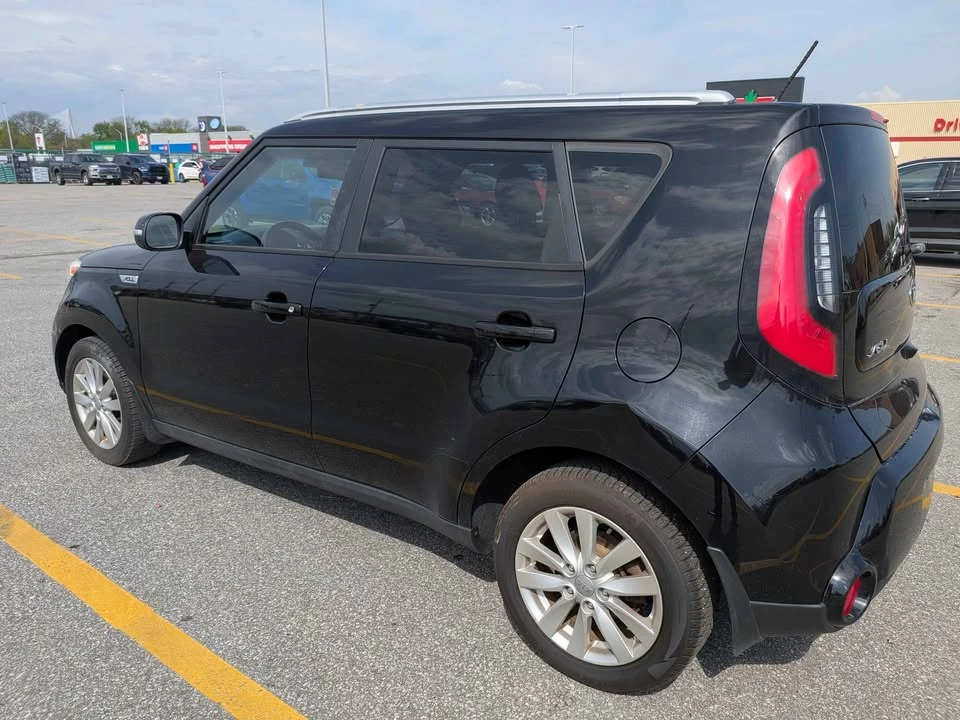 2015 Kia Soul - Image 16 of 19