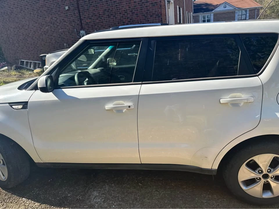 2015 Kia Soul - Image 3 of 5