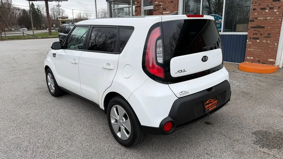 2015 Kia Soul - Image 8 of 20