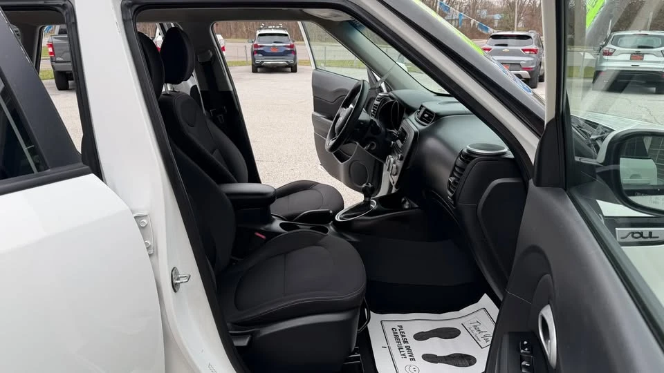 2015 Kia Soul - Image 13 of 20