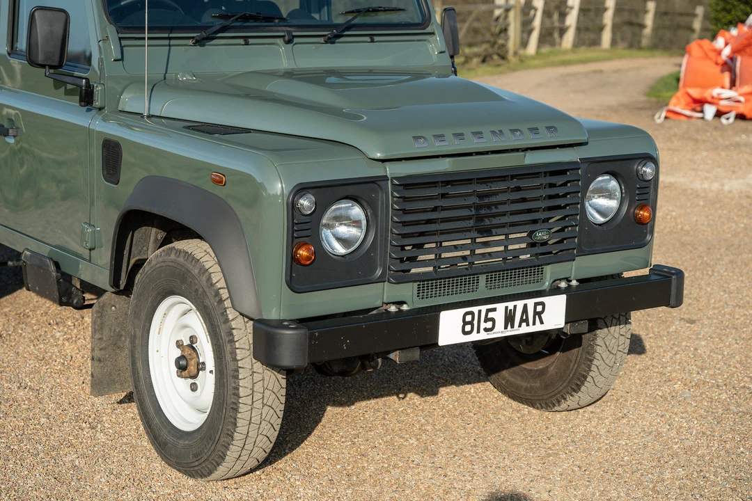 2015 Land Rover Defender 110 - Image 24 of 31