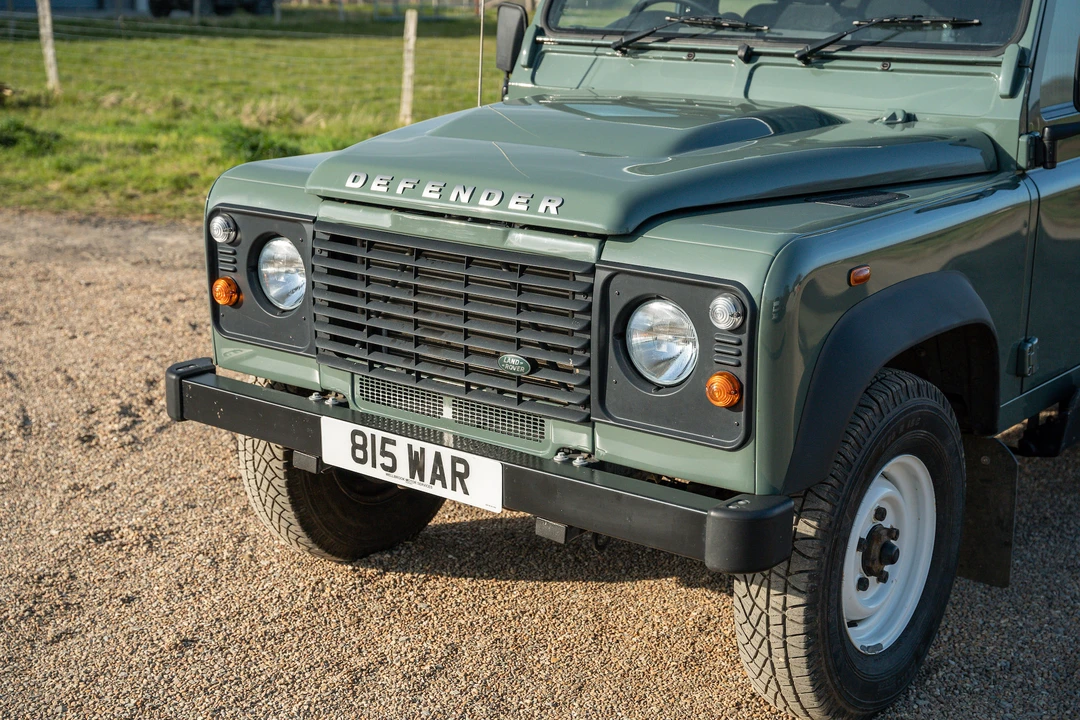 2015 Land Rover Defender 110 - Image 27 of 31