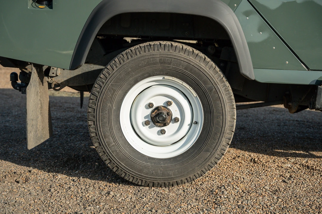 2015 Land Rover Defender 110 - Image 29 of 31