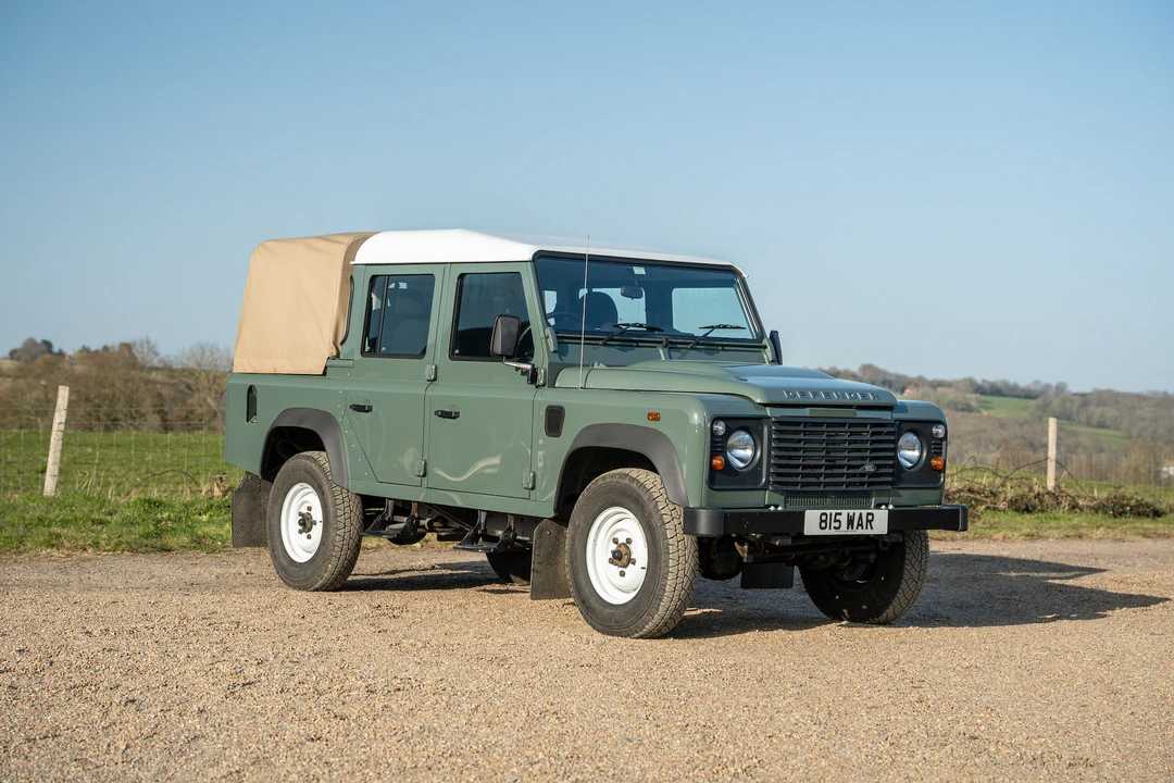 2015 Land Rover Defender 110 - Image 4 of 31