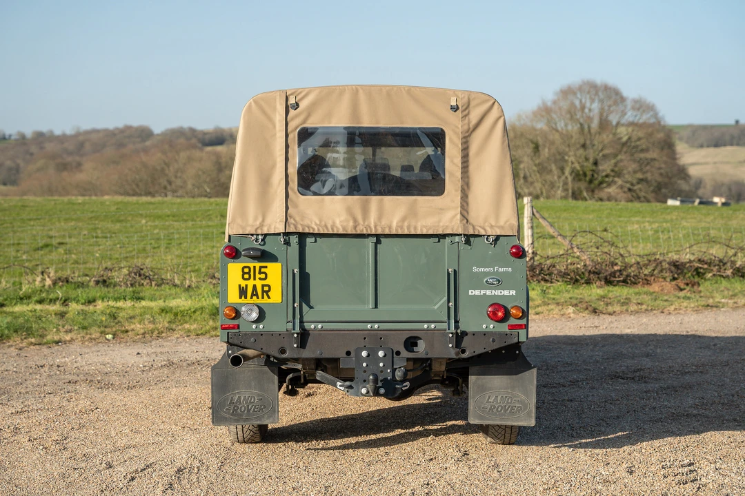 2015 Land Rover Defender 110 - Image 7 of 31