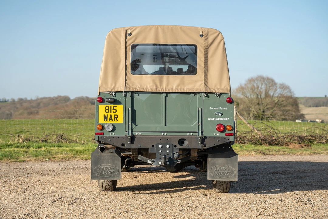 2015 Land Rover Defender 110 - Image 19 of 31