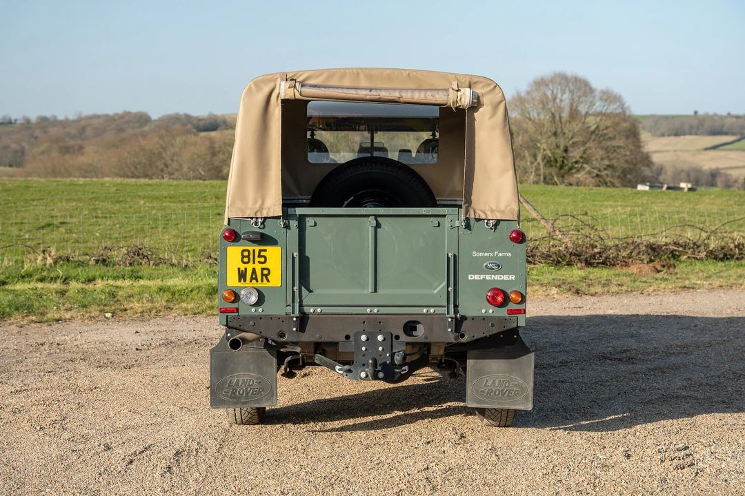 2015 Land Rover Defender 110 - Image 20 of 31