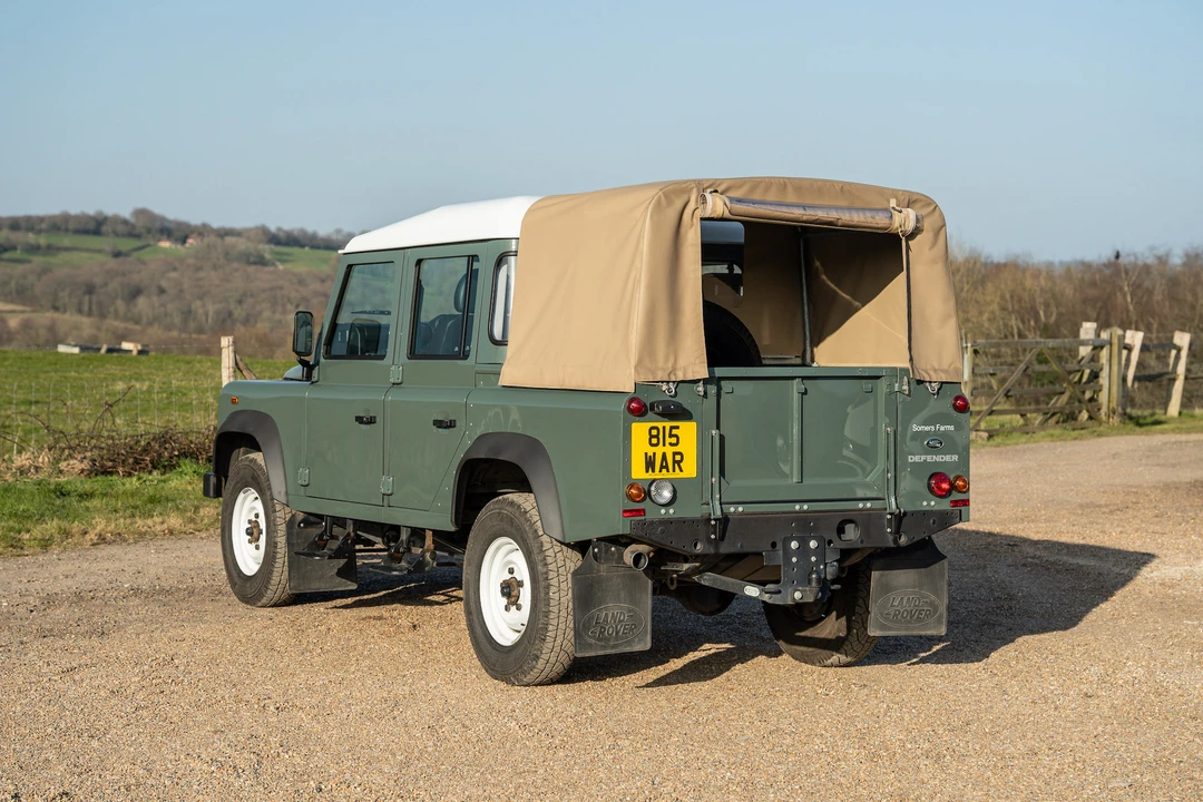 2015 Land Rover Defender 110 - Image 8 of 31