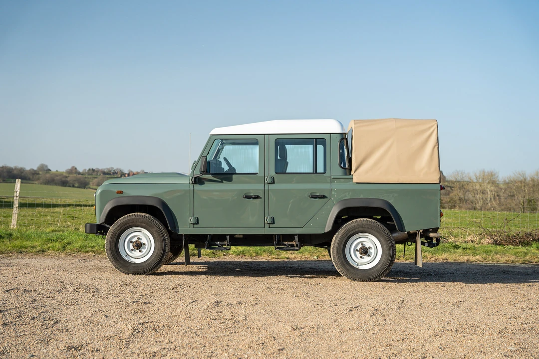 2015 Land Rover Defender 110 - Image 22 of 31