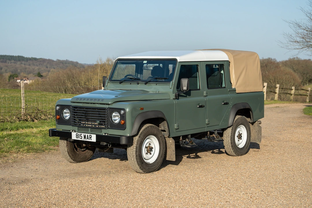 2015 Land Rover Defender 110 - Image 23 of 31