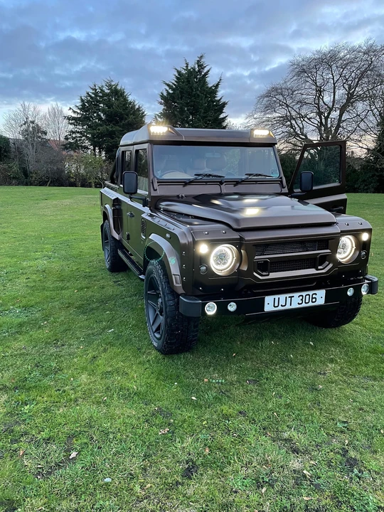 2015 Land Rover Defender 110 - Image 2 of 17
