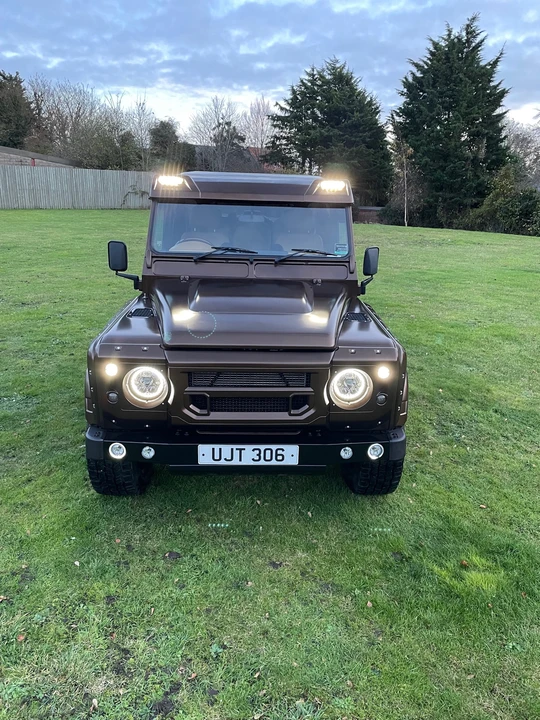 2015 Land Rover Defender 110 - Image 5 of 17
