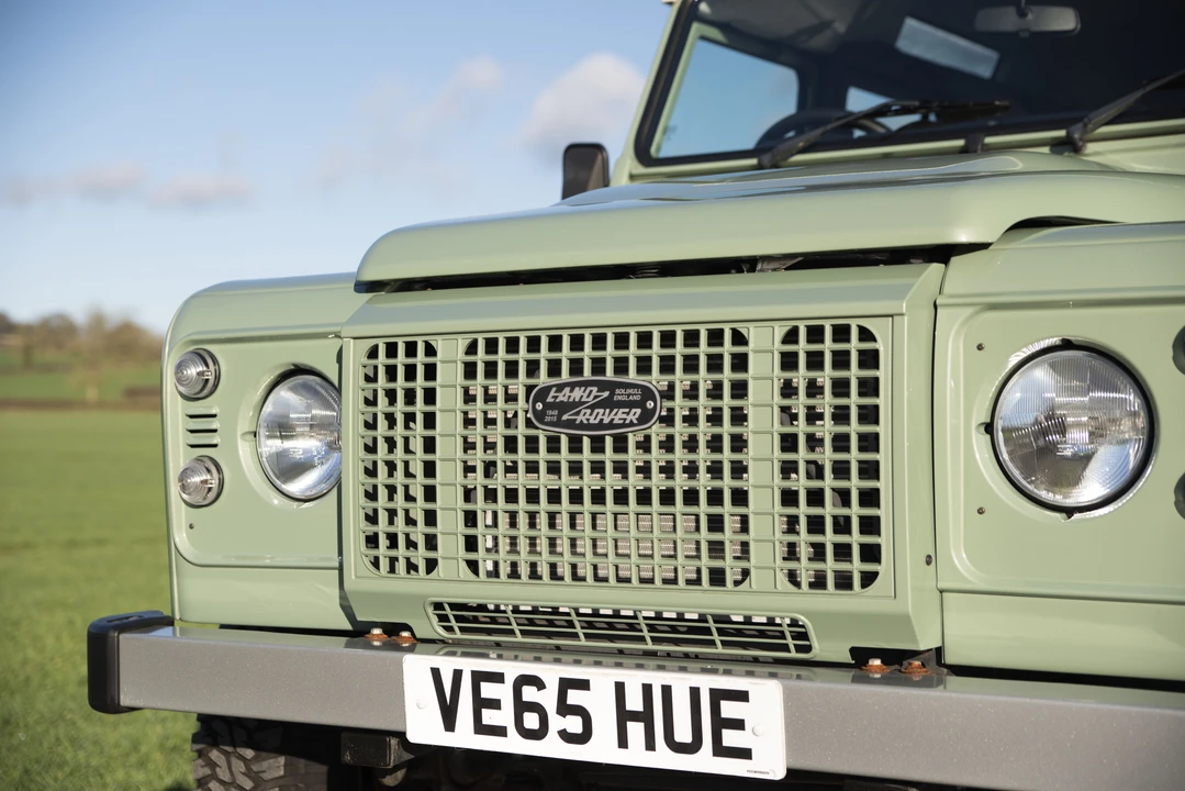 2015 Land Rover Defender 110 - Image 21 of 31