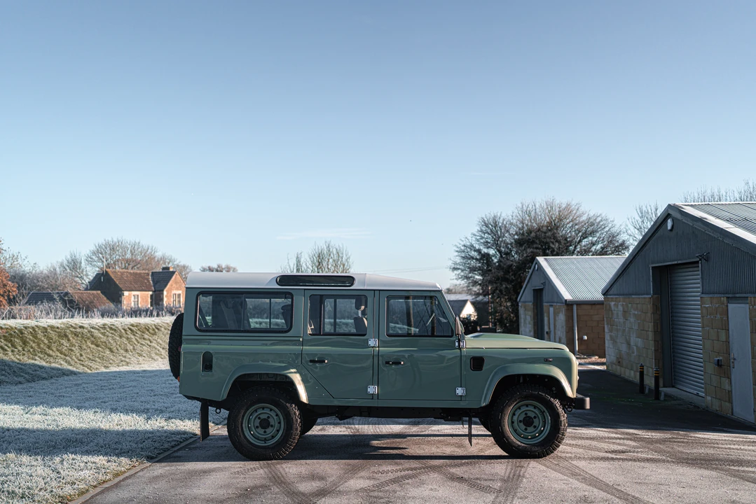 2015 Land Rover Defender 110 - Image 12 of 31