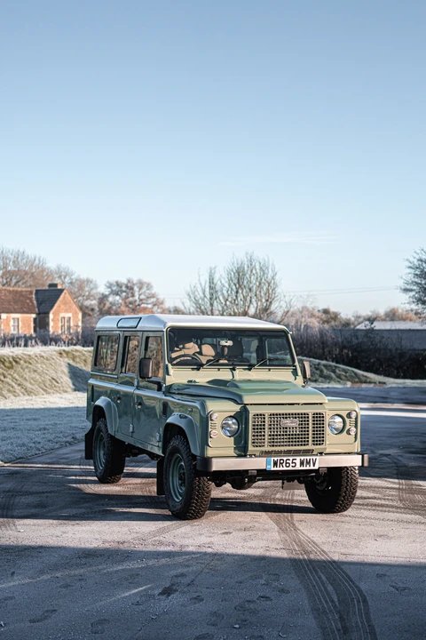 2015 Land Rover Defender 110 - Image 10 of 31