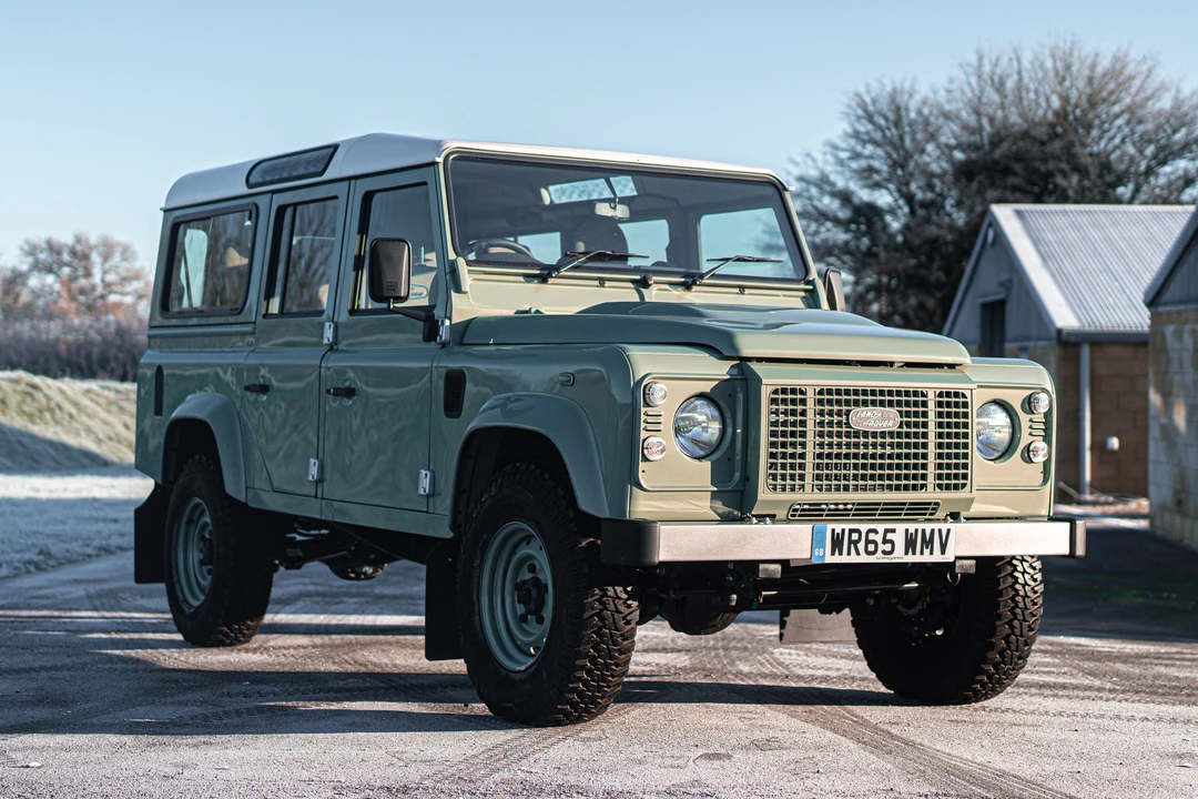 2015 Land Rover Defender 110 - Image 2 of 31
