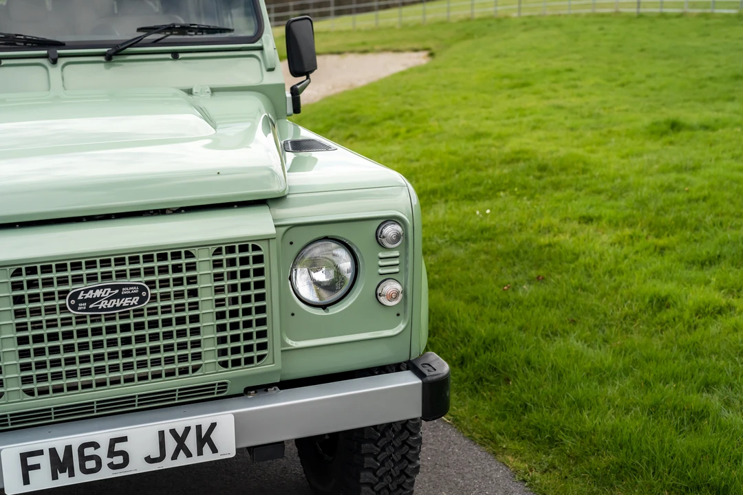 2015 Land Rover Defender 110 - Image 20 of 31