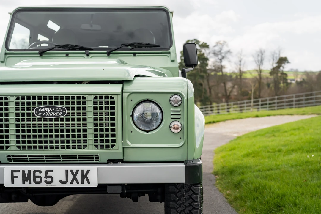 2015 Land Rover Defender 110 - Image 21 of 31