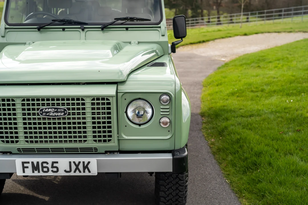 2015 Land Rover Defender 110 - Image 22 of 31