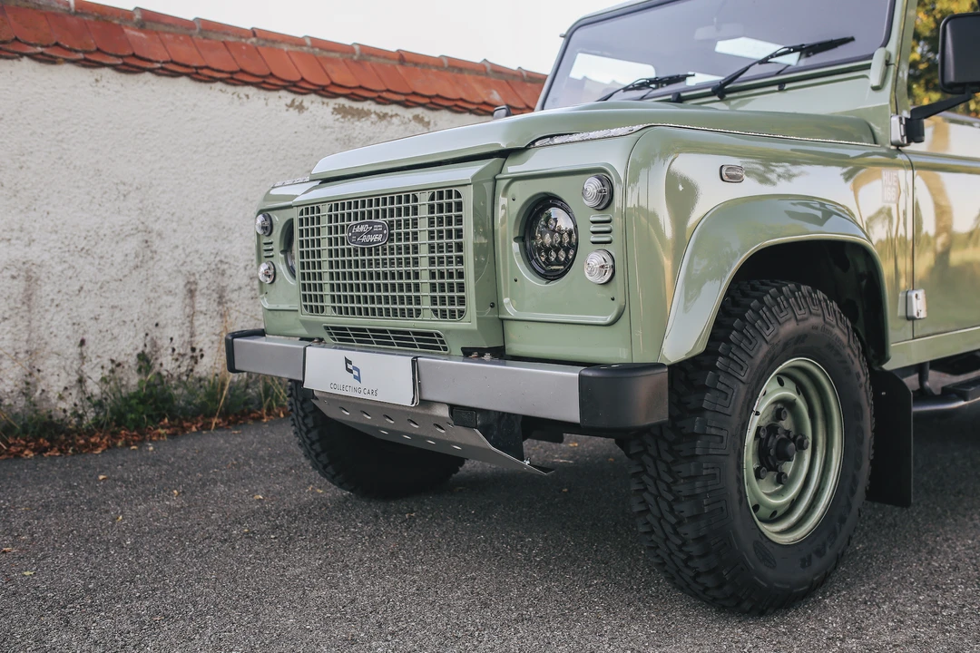 2015 Land Rover Defender 110 - Image 31 of 31