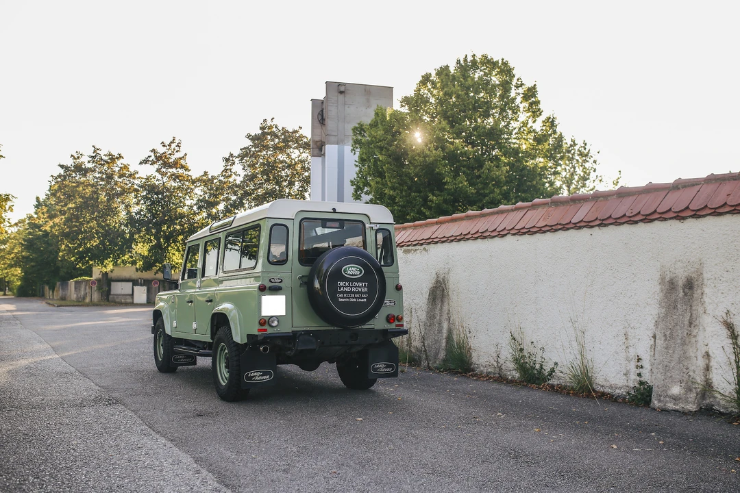 2015 Land Rover Defender 110 - Image 12 of 31