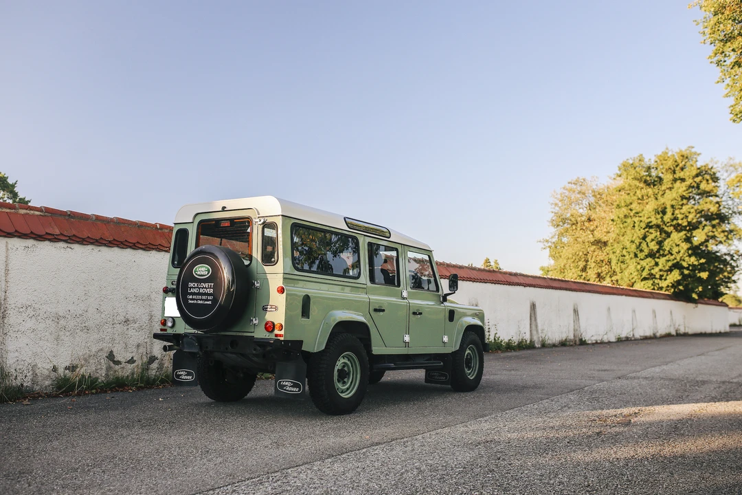 2015 Land Rover Defender 110 - Image 7 of 31