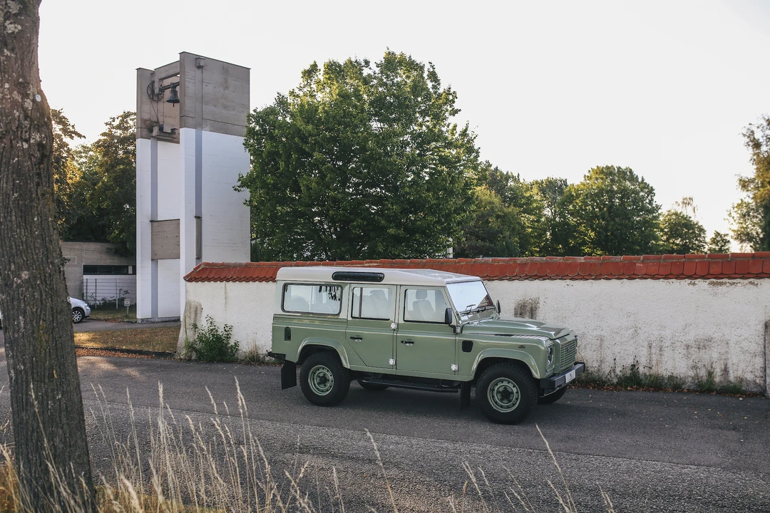 2015 Land Rover Defender 110 - Image 20 of 31