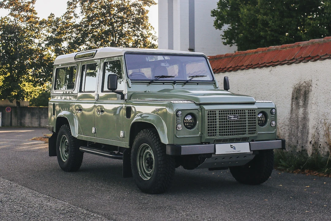 2015 Land Rover Defender 110 - Image 2 of 31