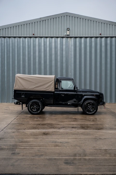 2015 Land Rover Defender 110 - Image 16 of 31