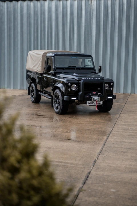 2015 Land Rover Defender 110 - Image 19 of 31