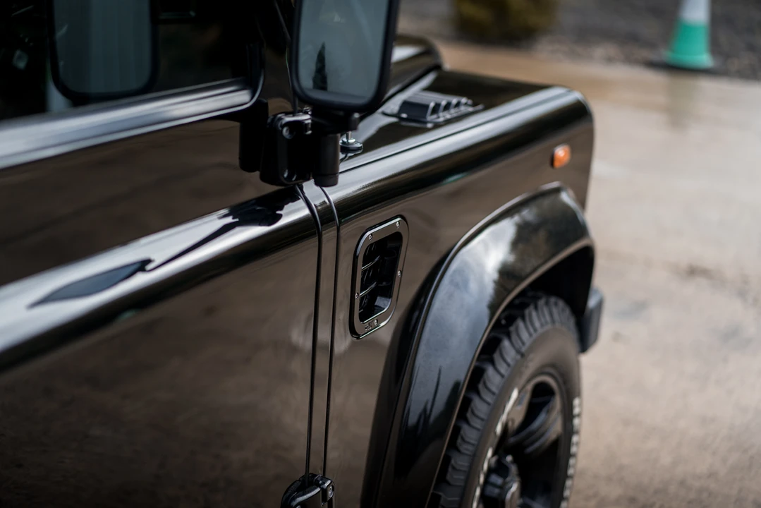 2015 Land Rover Defender 110 - Image 28 of 31