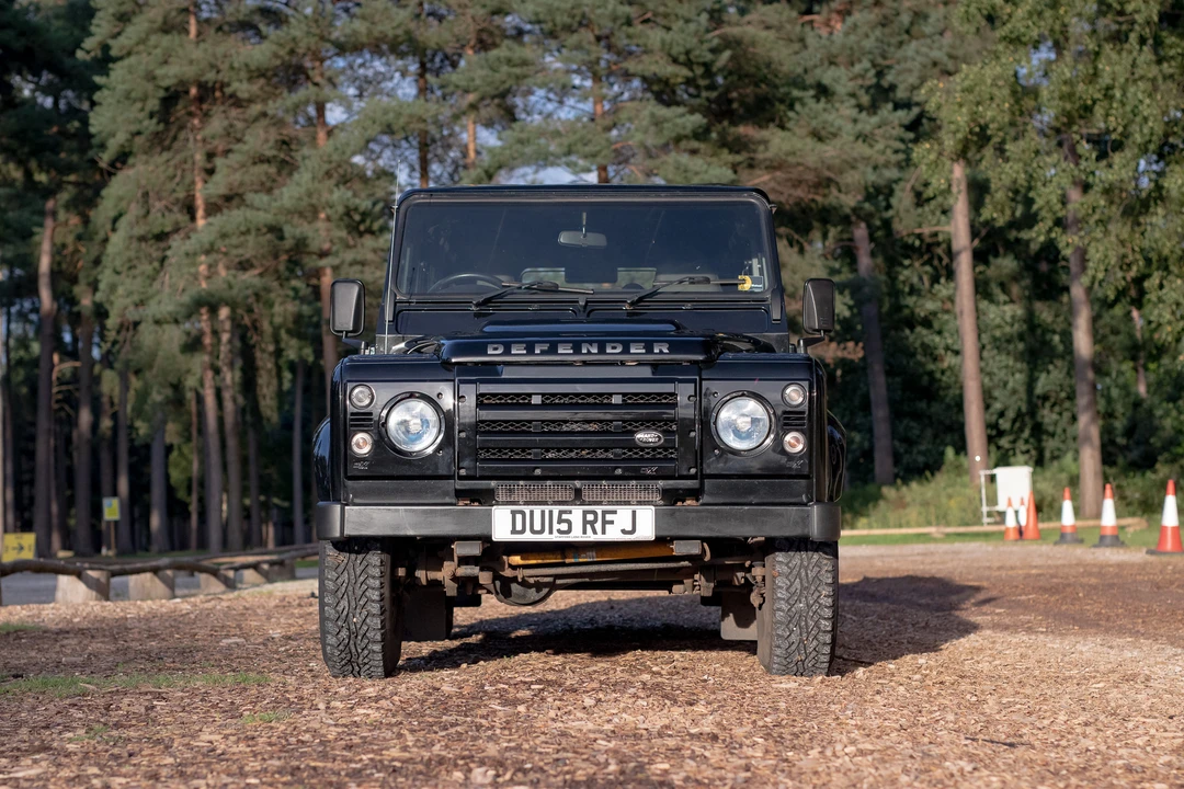 2015 Land Rover Defender 110 - Image 3 of 31