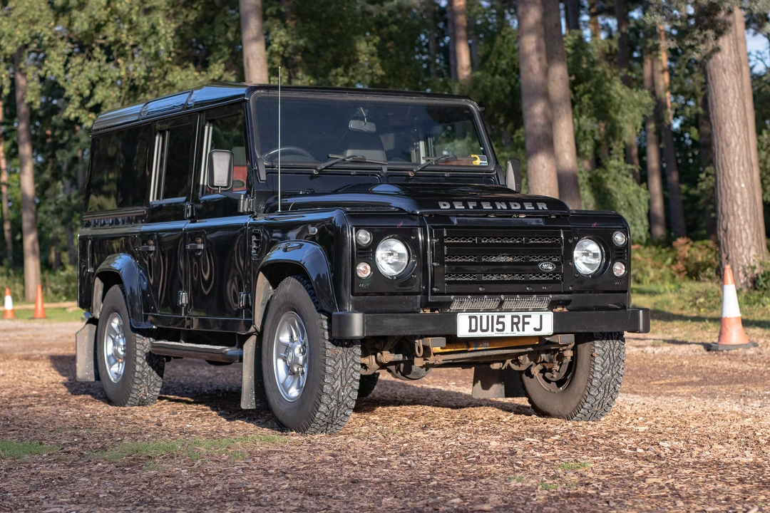 2015 Land Rover Defender 110 - Image 4 of 31