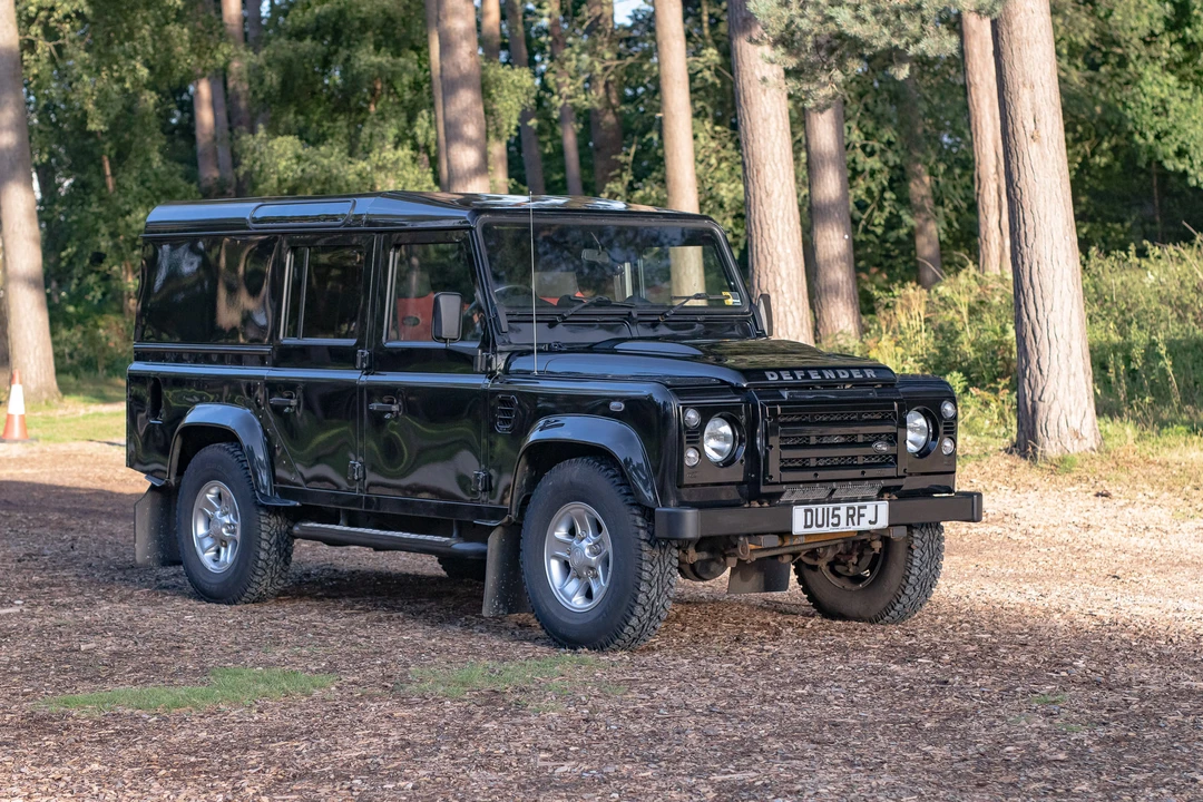2015 Land Rover Defender 110 - Image 12 of 31