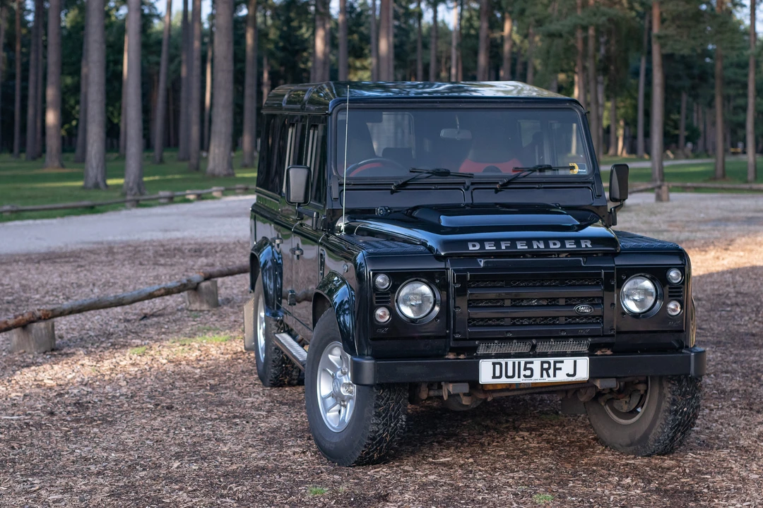 2015 Land Rover Defender 110 - Image 16 of 31