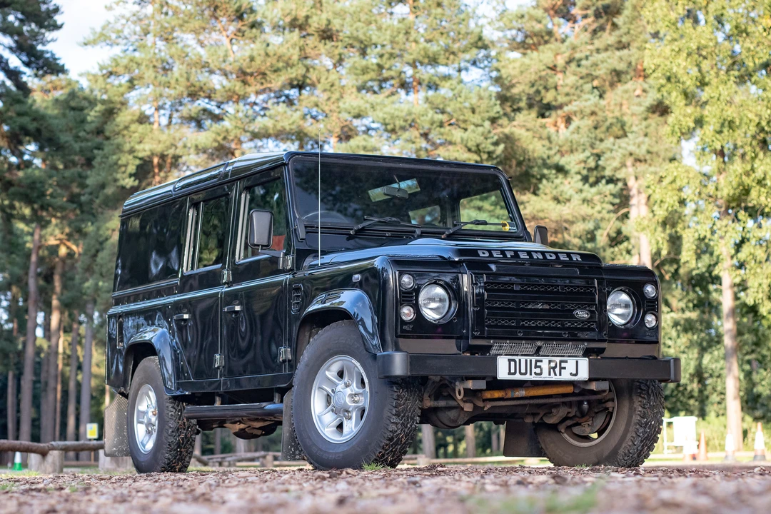 2015 Land Rover Defender 110 - Image 19 of 31