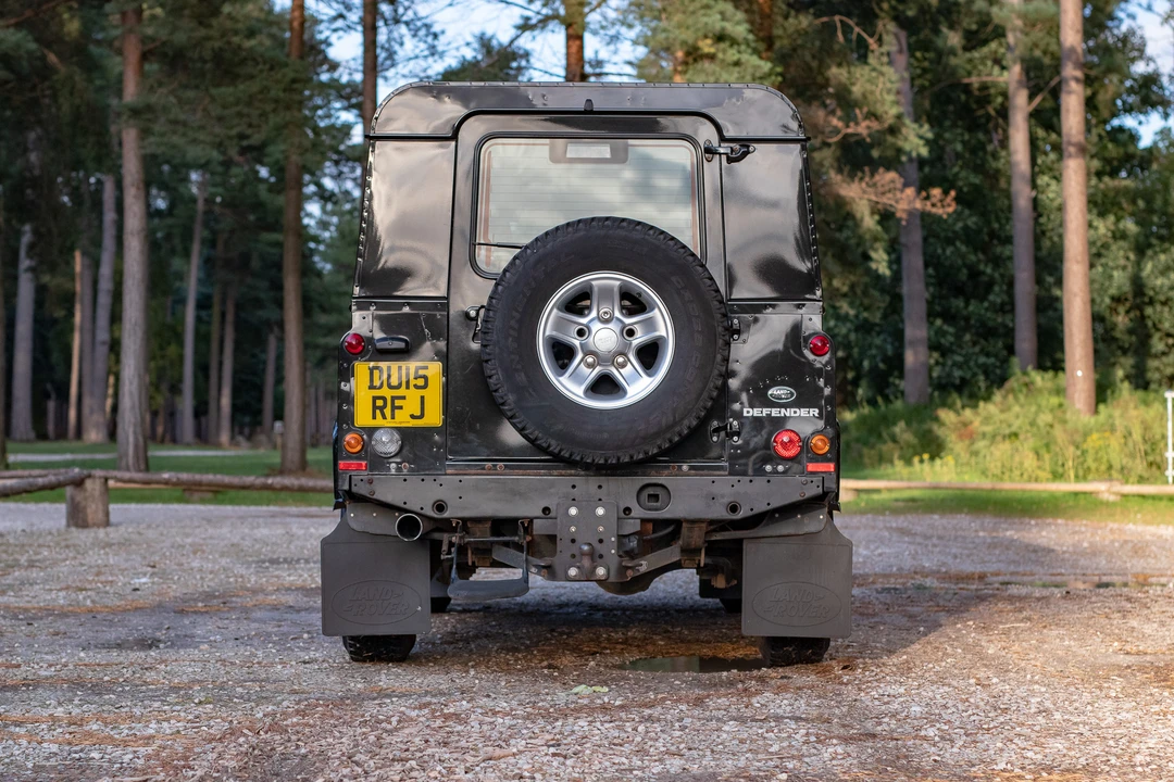 2015 Land Rover Defender 110 - Image 20 of 31