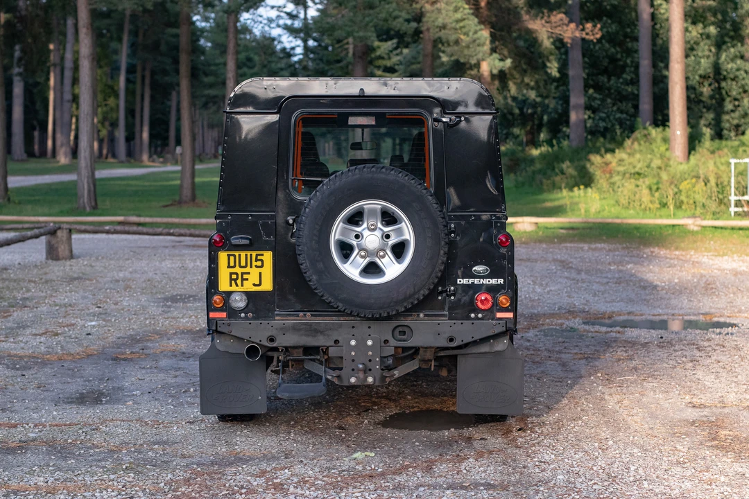 2015 Land Rover Defender 110 - Image 21 of 31
