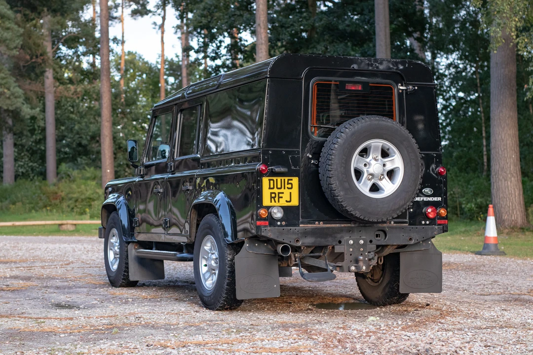 2015 Land Rover Defender 110 - Image 23 of 31