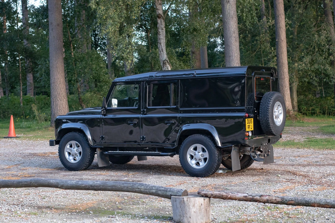 2015 Land Rover Defender 110 - Image 26 of 31