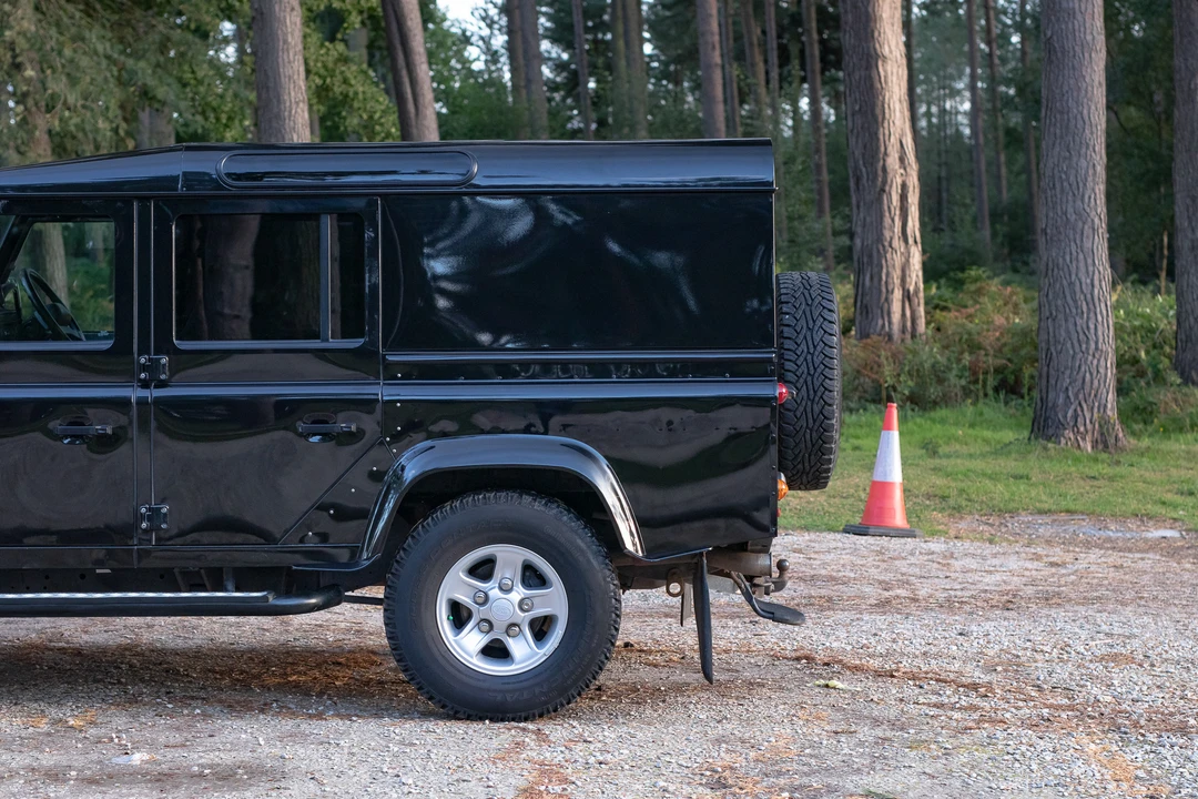 2015 Land Rover Defender 110 - Image 28 of 31