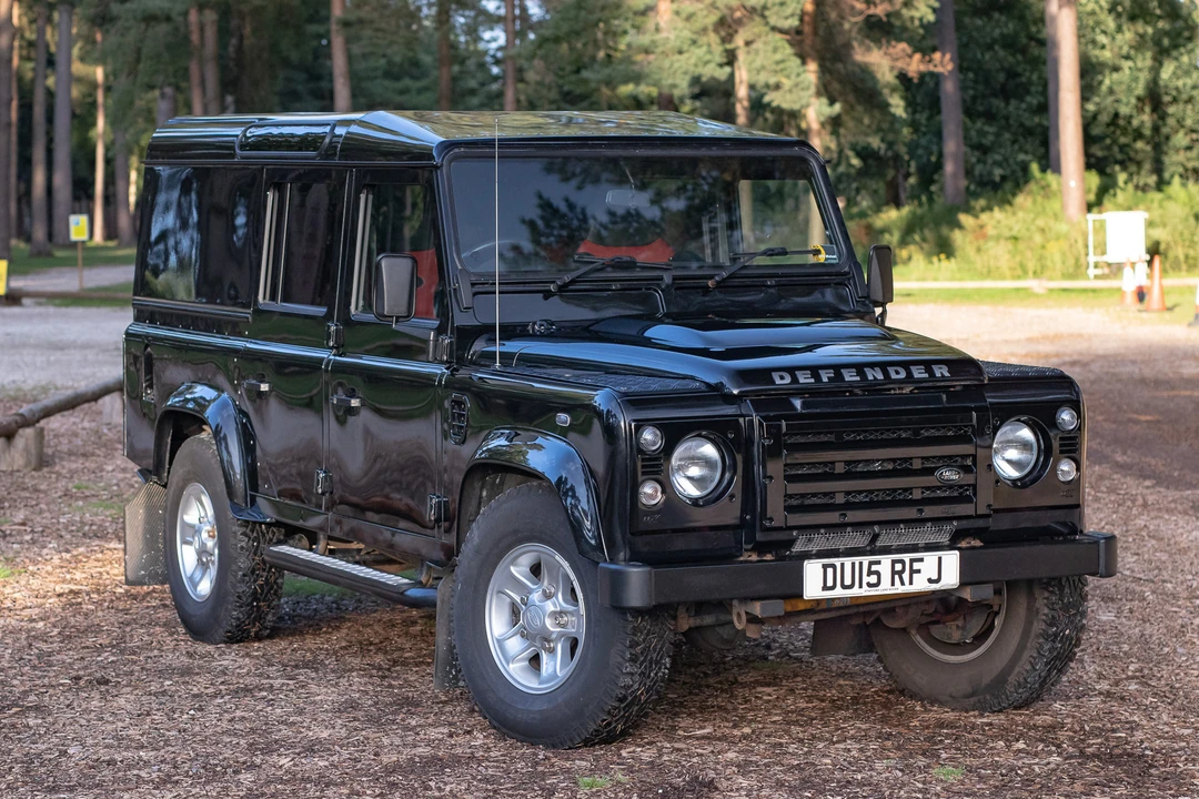 2015 Land Rover Defender 110 - Image 2 of 31