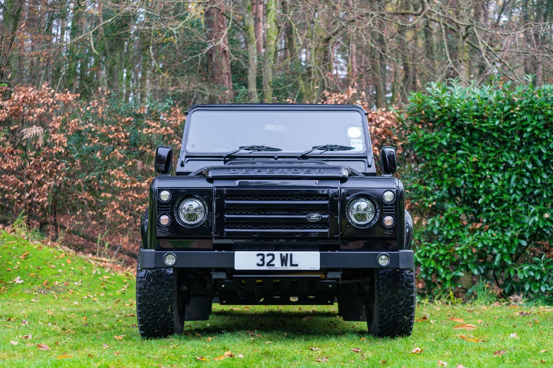 2015 Land Rover Defender 110 - Image 7 of 31