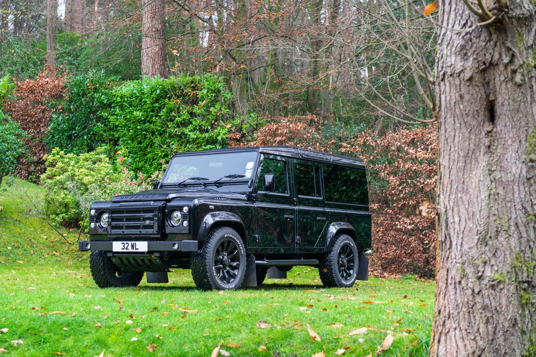 2015 Land Rover Defender 110 - Image 9 of 31