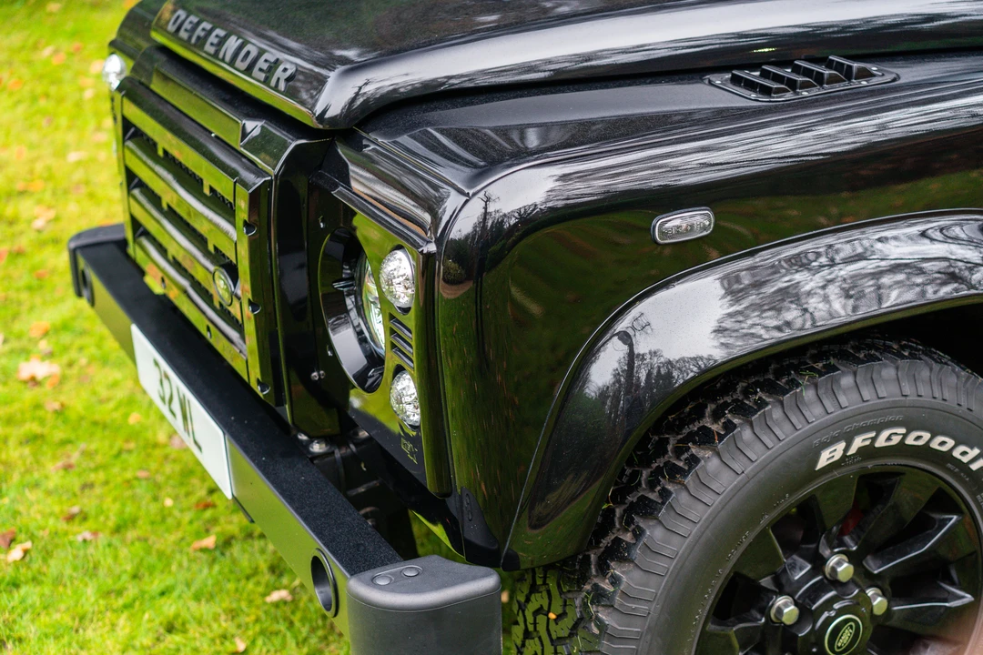 2015 Land Rover Defender 110 - Image 13 of 31